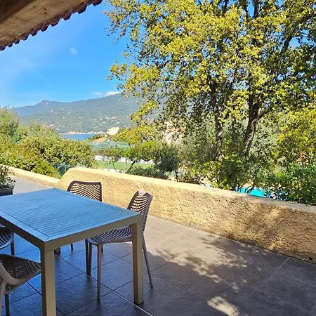 T2 Dolce & C3 Vue Et Piscine アパート *