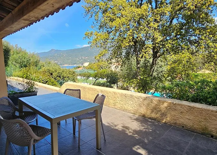 T2 Dolce & C3 Vue Et Piscine Apartmán *